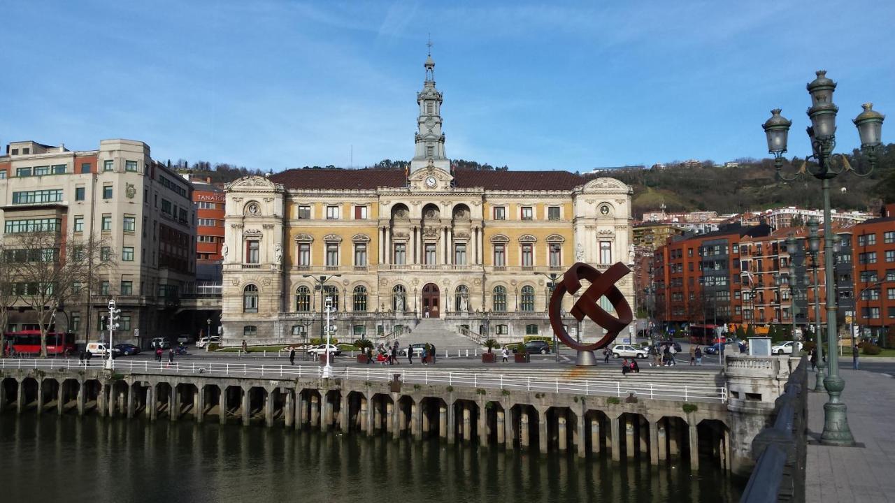 Lux Cityhall + Parking Bilbao Exteriör bild